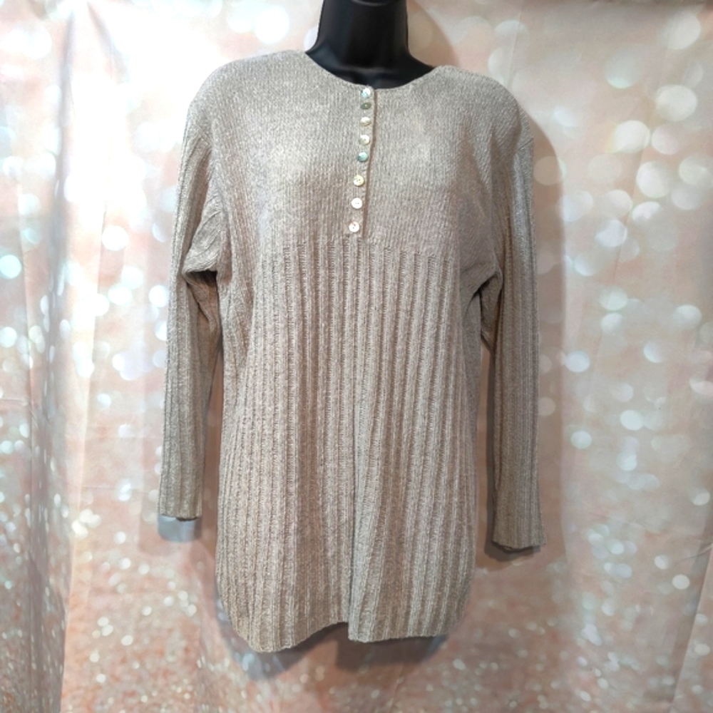 🌸3/$20 Soft Chenille Sweater With Half Pearl Button